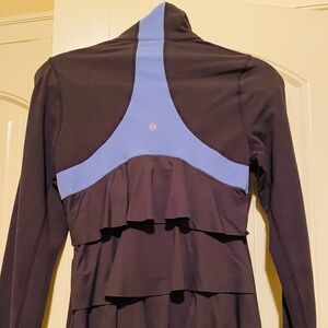 Lulu lemon jacket Sz 6